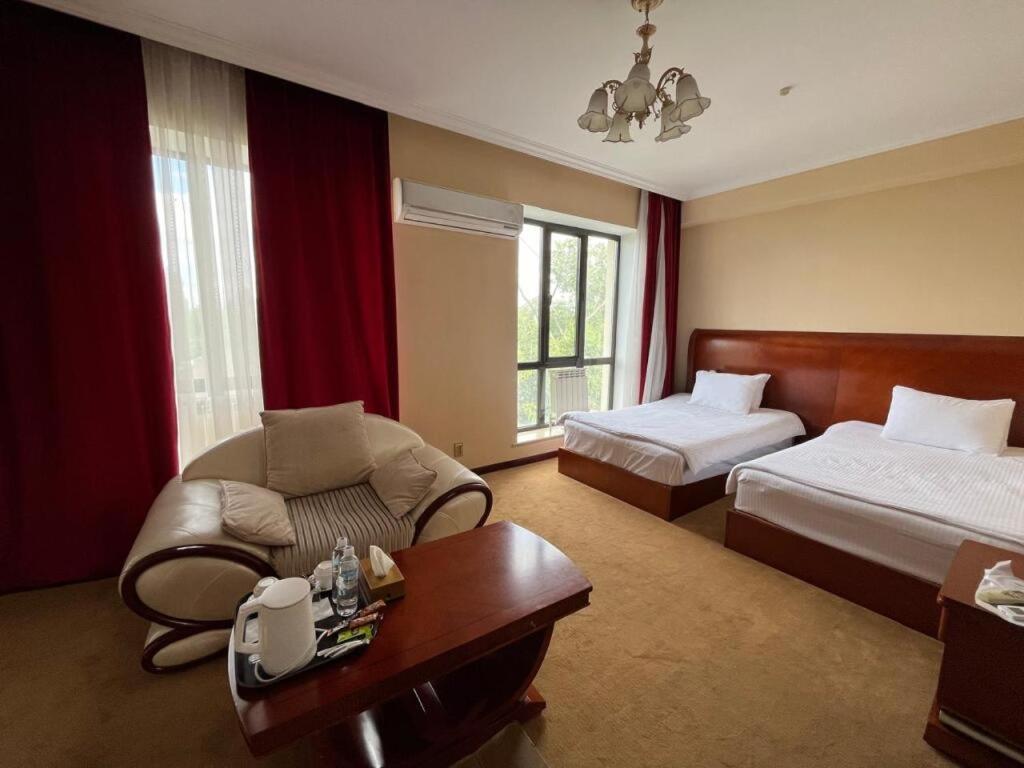 Luxurious Hotel Taraz Eksteriør billede