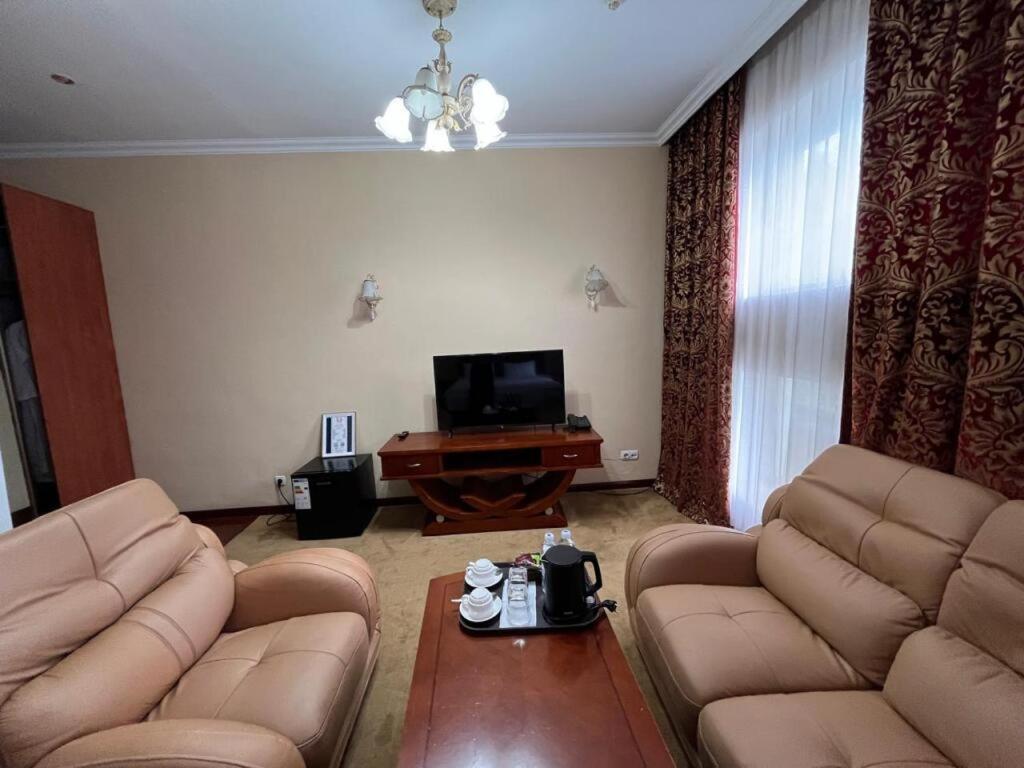 Luxurious Hotel Taraz Eksteriør billede