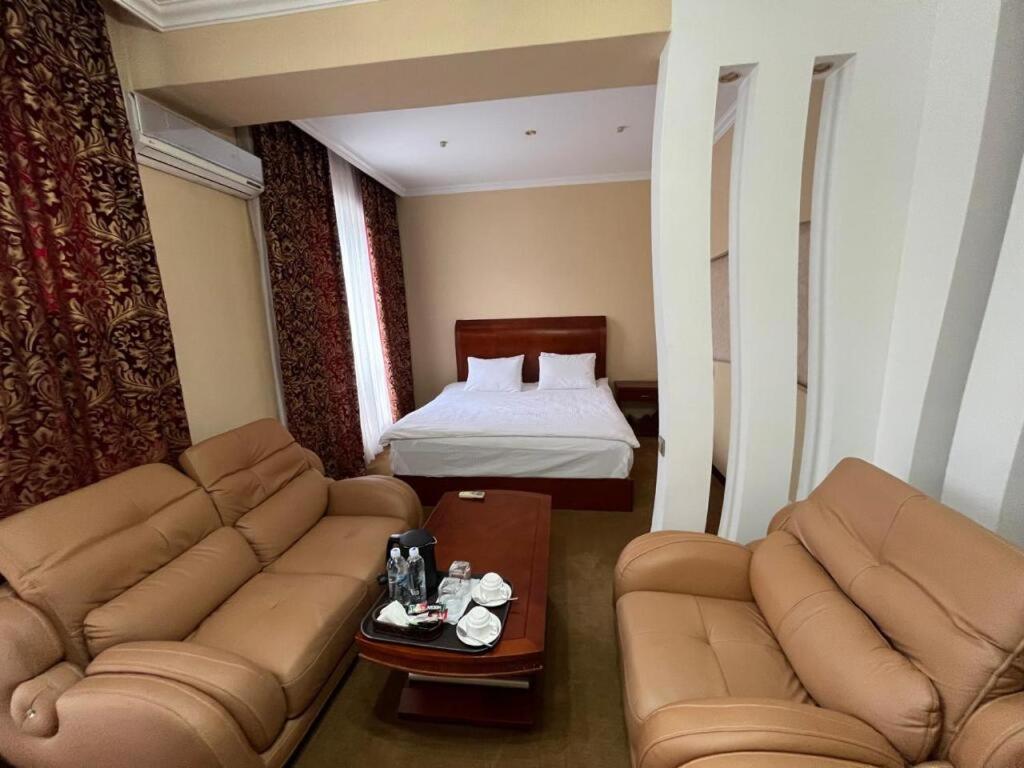 Luxurious Hotel Taraz Eksteriør billede