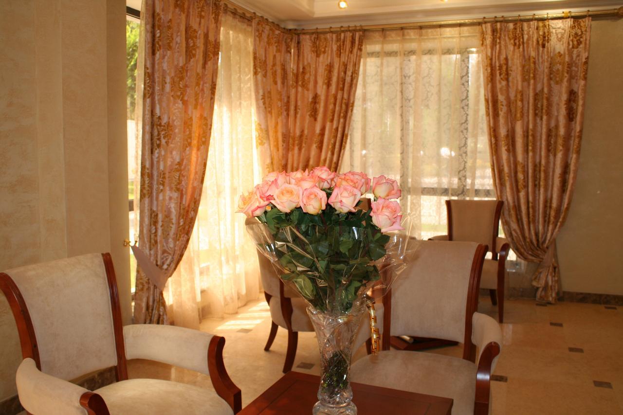 Luxurious Hotel Taraz Eksteriør billede