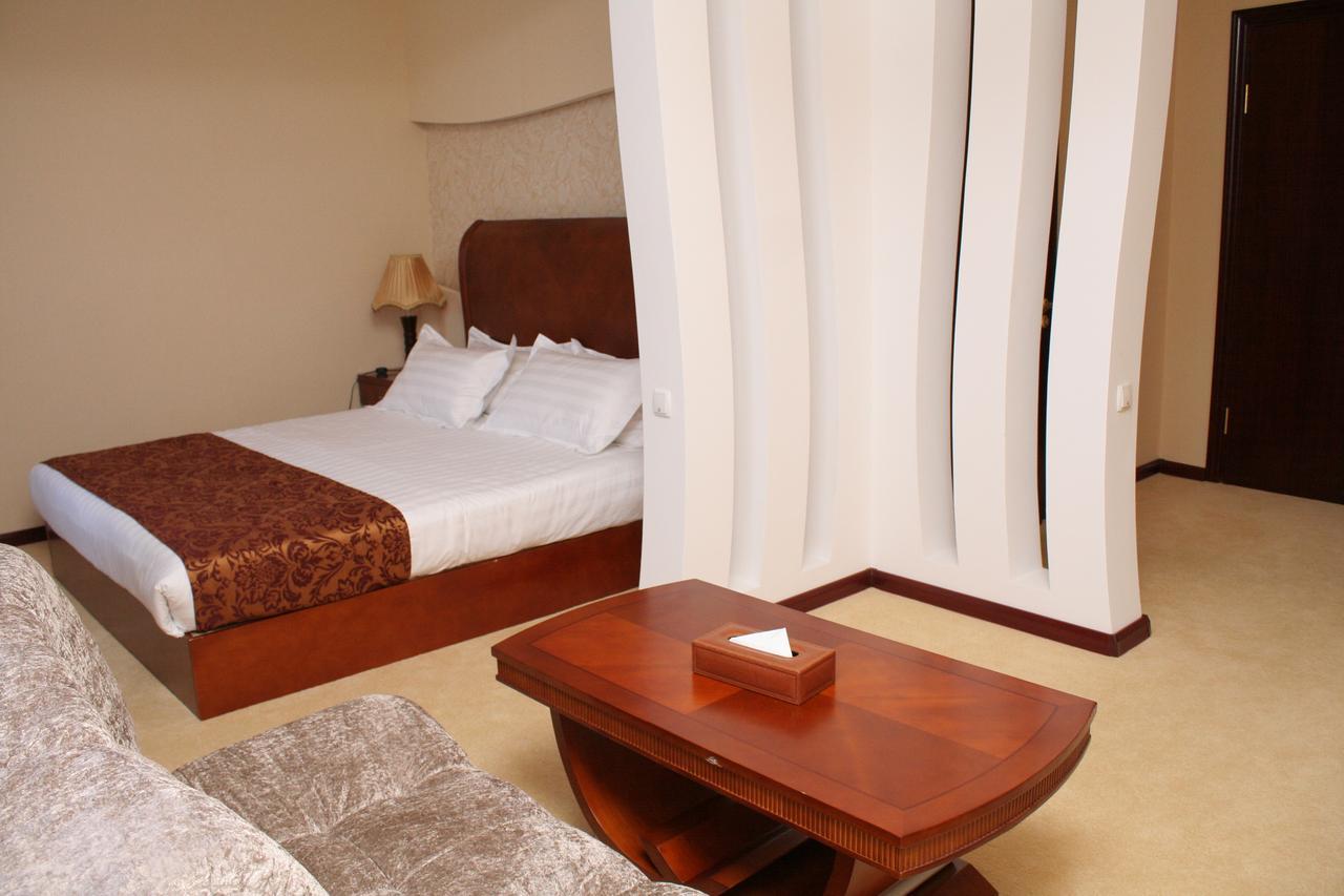 Luxurious Hotel Taraz Eksteriør billede