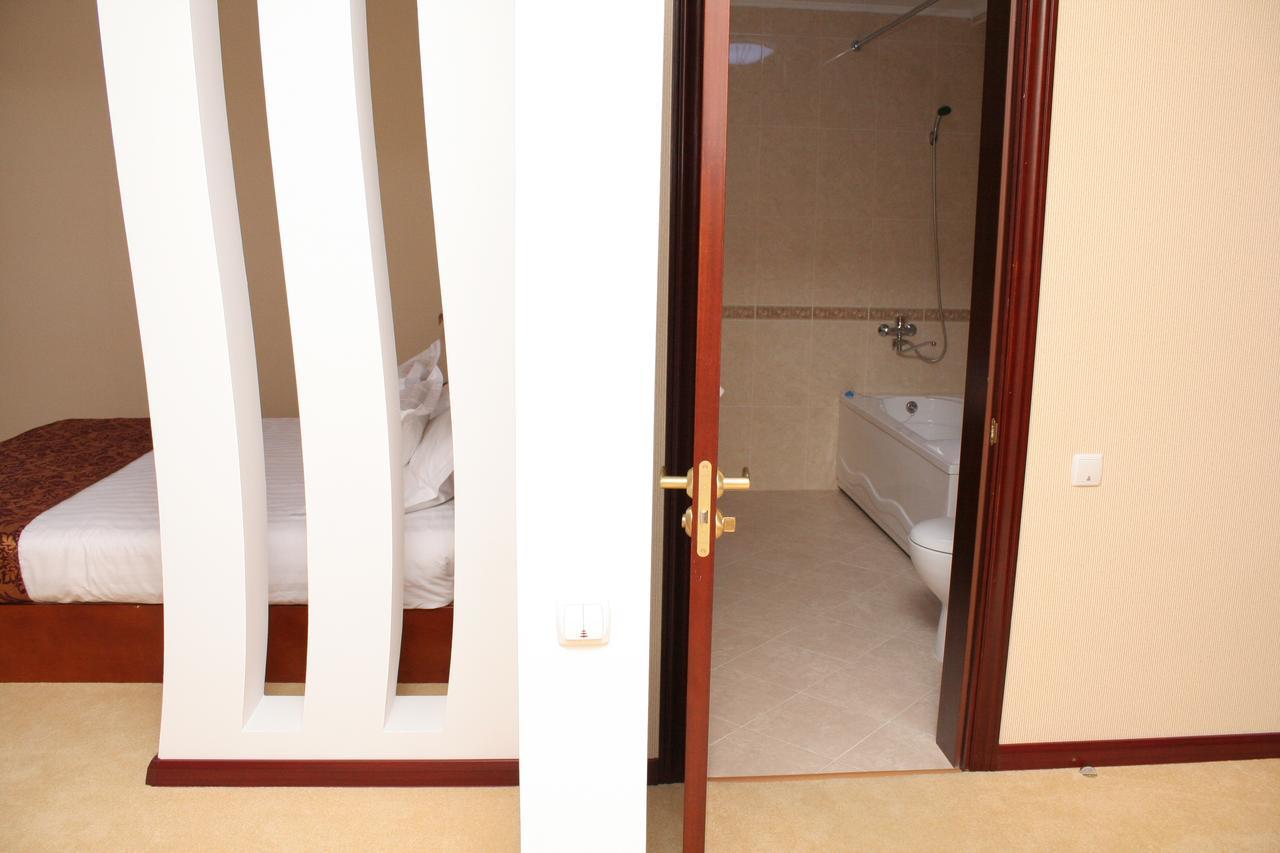 Luxurious Hotel Taraz Eksteriør billede